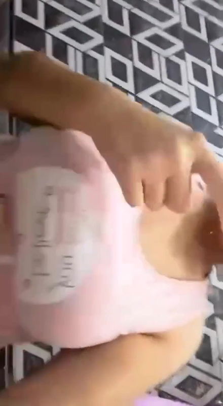 Sexy Girl Showing Pussy