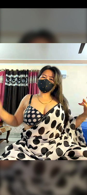 88pink white saree boobs show Nepali Randi bhabhi