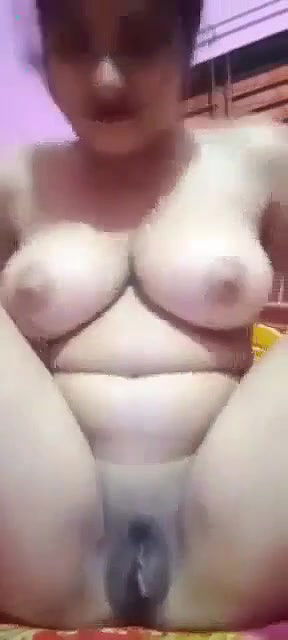 Unsatisfied Horny Bhabhi Masturbating