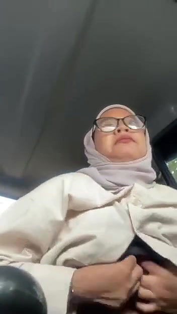 boobs show arabic girl