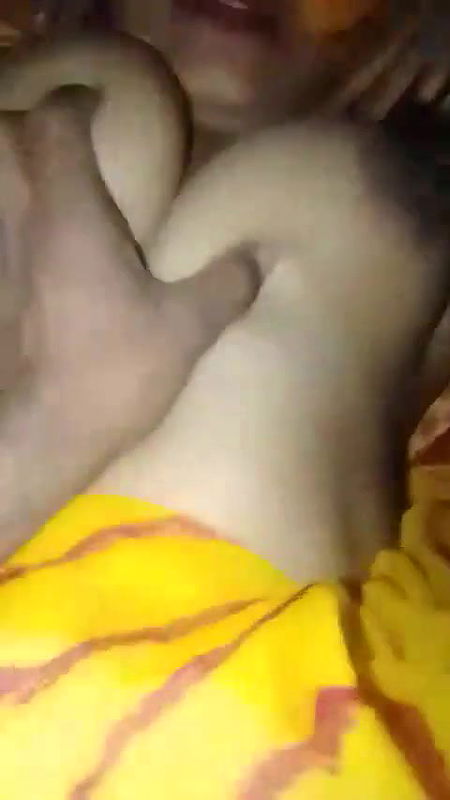 Desi Bhabhi Ko Nind Se Jaga Kar Unki Saree Utha Kar Maze Se Choda