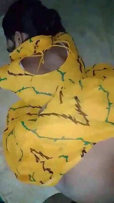 Gao Ki Aunty Ne Ghodi Ban Kar Apni Saree Utha Kar Apni Chut Chudawai