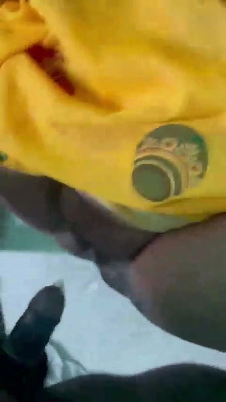 Sexy Aunty Ki Saree Utha Kar Lund Par Condom Laga Kar Maze Se Chudai Kiya