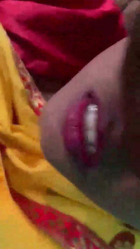 Sexy Aunty Ki Saree Utha Kar Lund Par Condom Laga Kar Maze Se Chudai Kiya