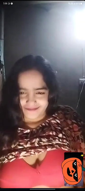 Beautiful Girlfriend Showing