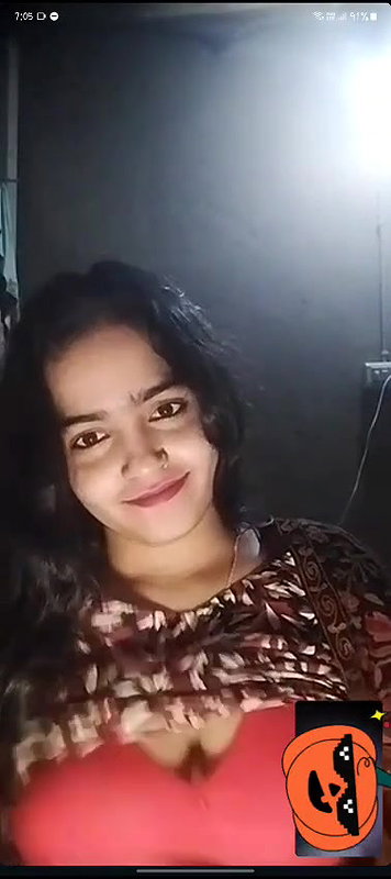 Beautiful Girlfriend Showing