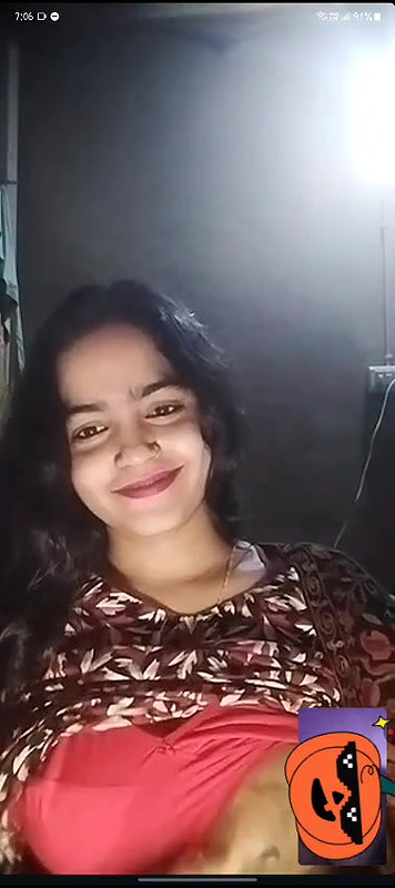 Beautiful Girlfriend Showing