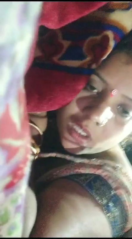 Desi Aunty Ki Adhi Raat Me Saree Utha Kar Sexy Andaz Me Unki Chudai Ki