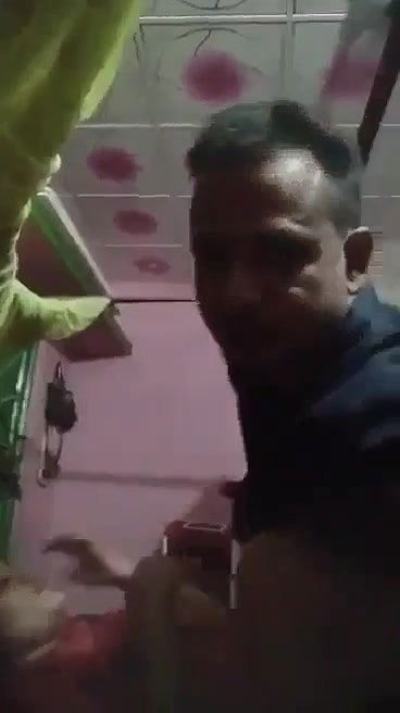 Desi Biwi Ki Friend Ko Bed Par Sula Kar Uski Tight Chut Ki Chudai Ki