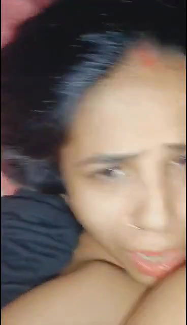 Desi Girl Ko Dost Ke Room Par Bula Kar Usko Baho Me Pakad Kar Maze Se Pela