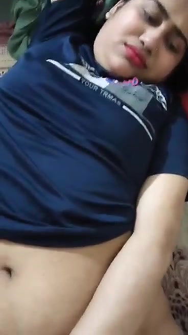 Desi Moti Bhabhi Ko Tshirt Pahana Kar Hasa Hasa Kar Unki Chudai Ki