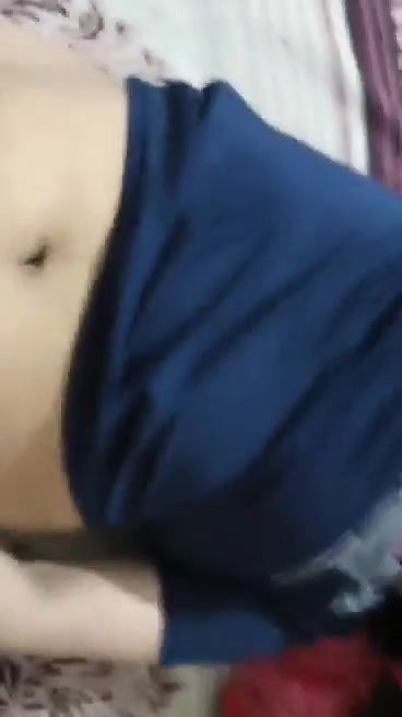 Desi Moti Bhabhi Ko Tshirt Pahana Kar Hasa Hasa Kar Unki Chudai Ki