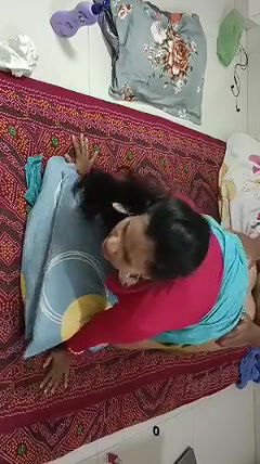 Indian Bhabhi Ki Saree Ko Utha Kar Jabarjast Uski Chut Mari