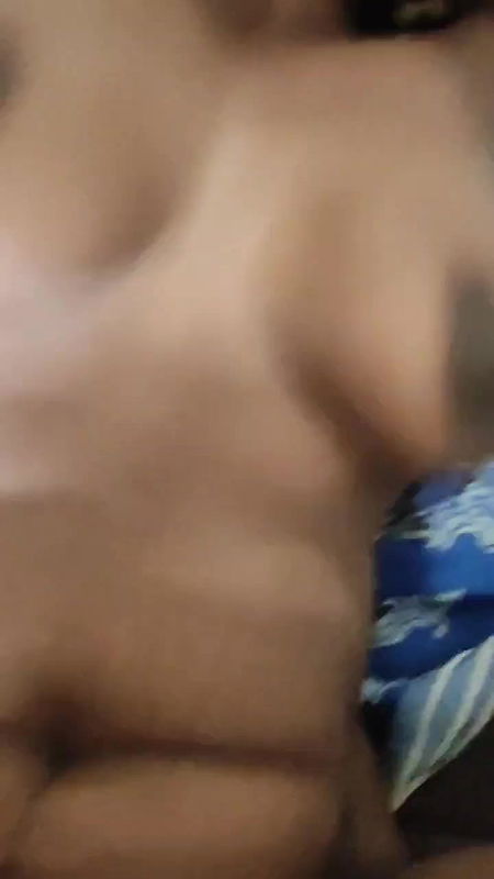 Indian Girl Ko Sexy Andaz Me Usko Condom Laga Kar Uski Chut Mari