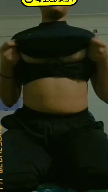 big boobs showing girl