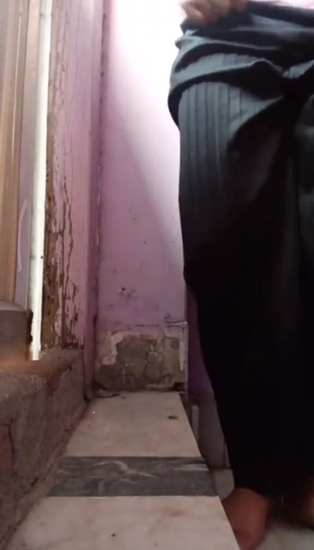 boobs and pussy showing aunty