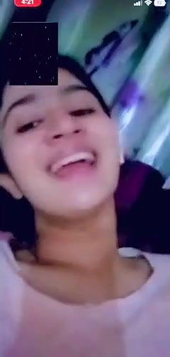 Beautiful Girl Fingering and Masturbating For Boyfriend on Videocall