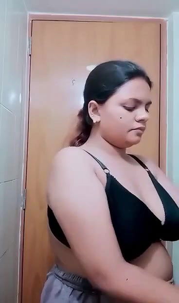 Bengali Tiktoker Showing Leaked