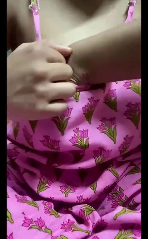 Sexy Indian Babe Teasing Showing