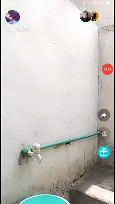 Busty milf aunty Pakistani nude selfie MMS