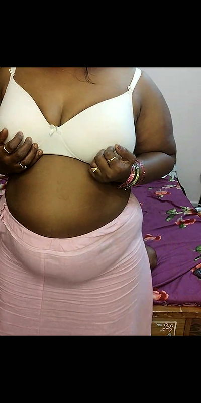 Mallu bhabhi strip saree