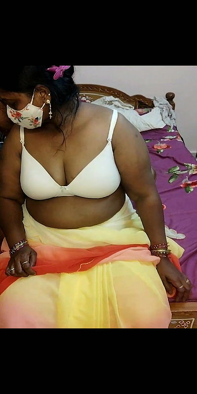 Mallu bhabhi strip saree