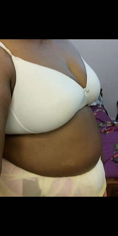 Mallu bhabhi strip saree