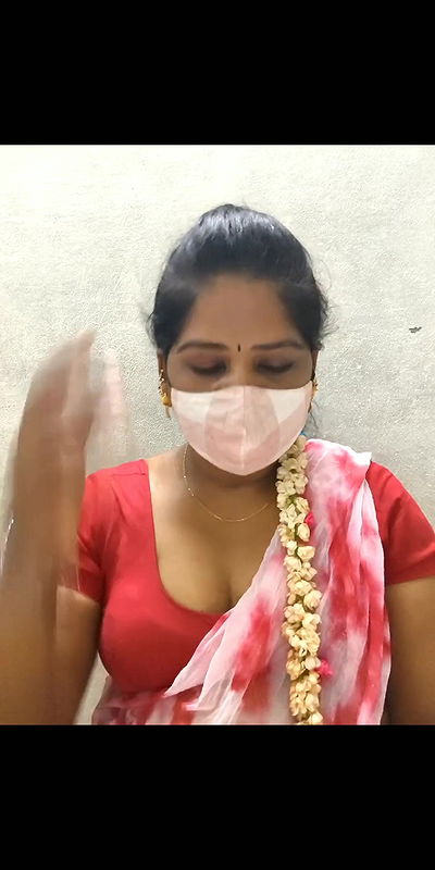 Red saree Tamli ponnu