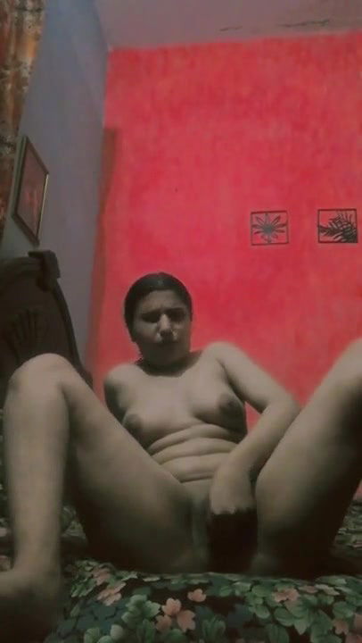 desi chubby girl pussy fingering