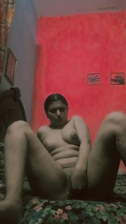 desi chubby girl pussy fingering