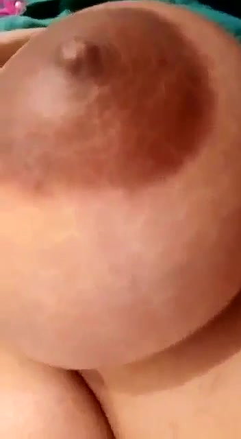 Desi Girl Showing Her Bigboobs And Pussy