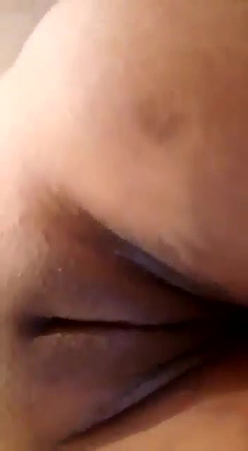 Desi Girl Showing Her Bigboobs And Pussy