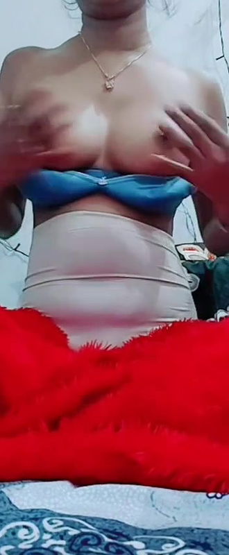 Beautiful Bengali GF Show Her Cute Boobies Leaked Video