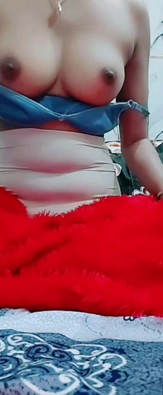 Beautiful Bengali GF Show Her Cute Boobies Leaked Video