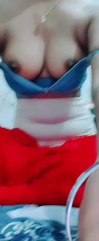 Beautiful Bengali GF Show Her Cute Boobies Leaked Video
