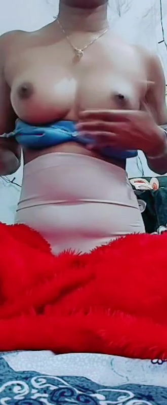 Beautiful Bengali GF Show Her Cute Boobies Leaked Video