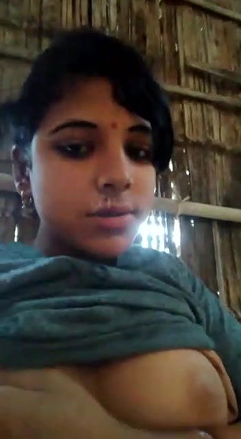 Beautiful sexy Dehati girl showing her boobs on cam