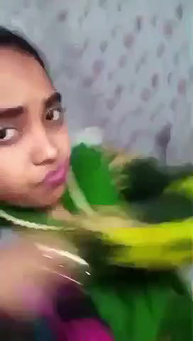 Desi girl showing