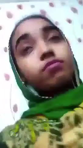 Desi girl showing