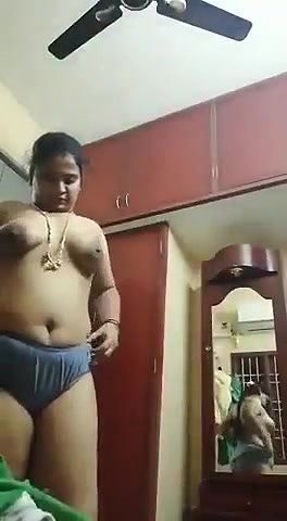 chubby aunty nude dress change