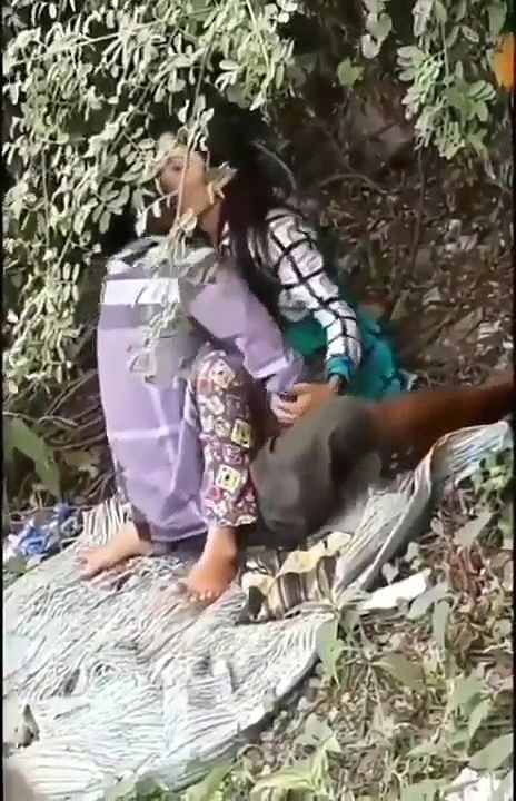 couple sex in park recorded secretly