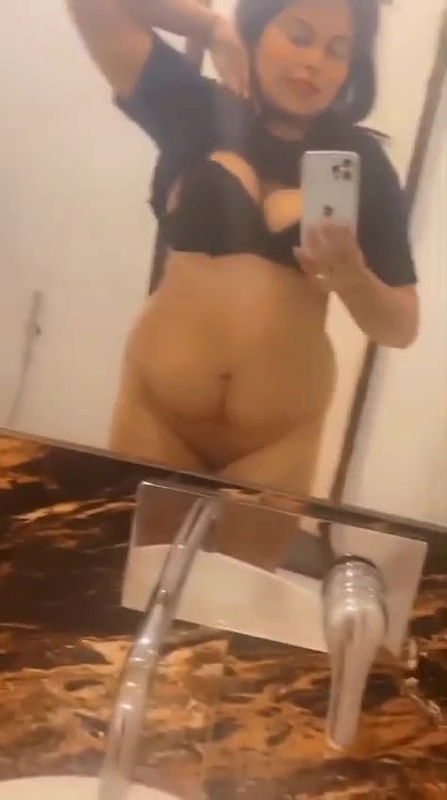 self recorded pussy rubbing video