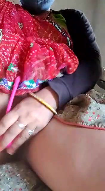 saree uthake chut ki video banayi