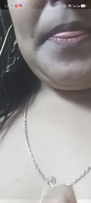 BigAss Tanker Bhabi Showing Lover