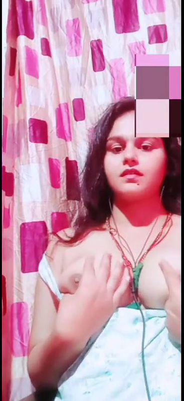 Desi Chubby Girl Showing Her Big Boobies  Pussy