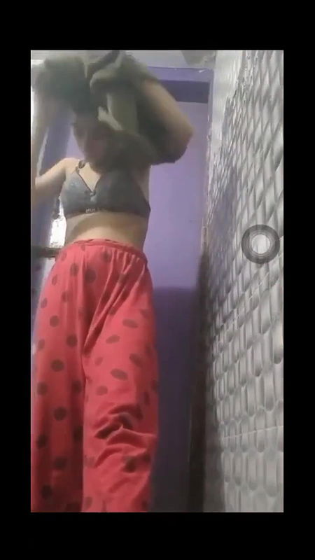 Zubaida Noreen Pakistani Slim Girl Stripping