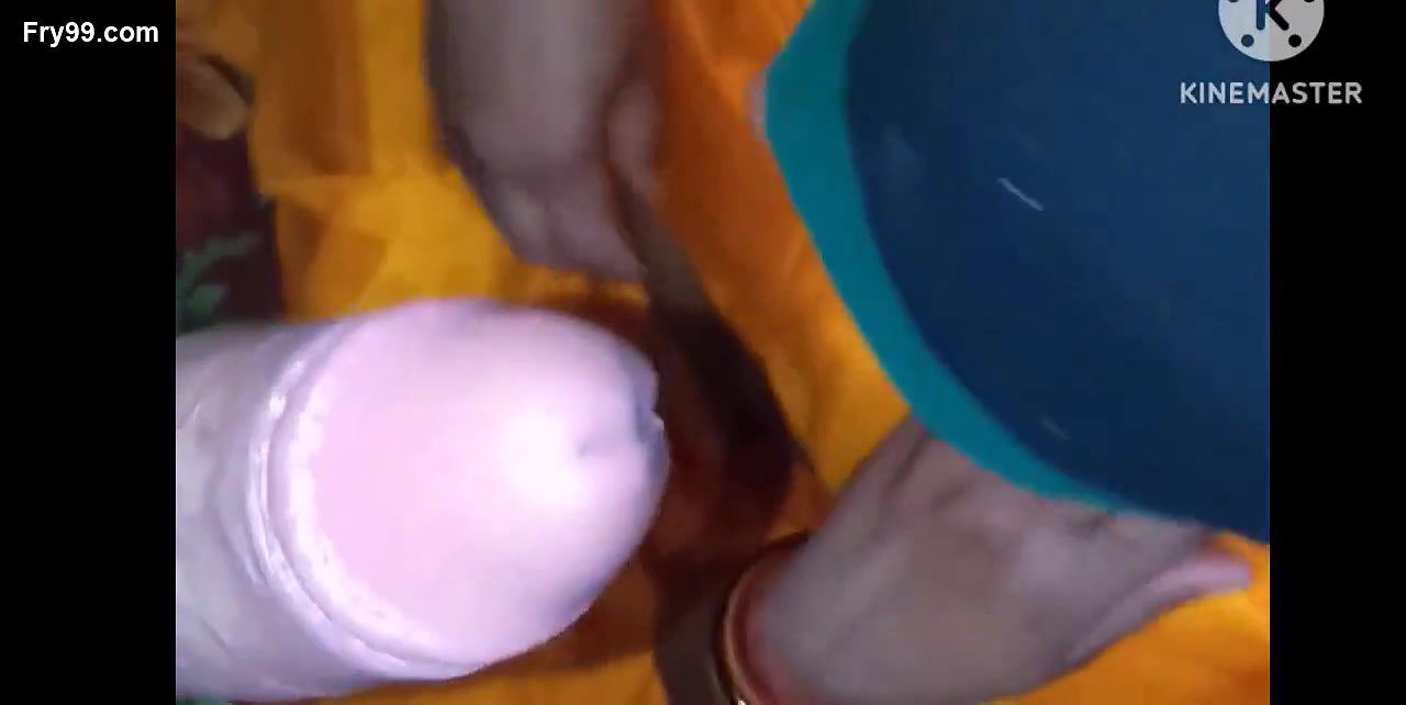 Priya bhabhi ne apne boy friend ko gr bulaya uska land chsne ke liye