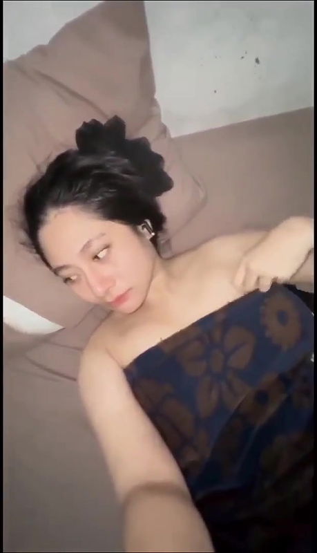 Cute face chubby college extremely gorgeous girl getting wild at home exposes her sexy big titties and wet juicypussyP12