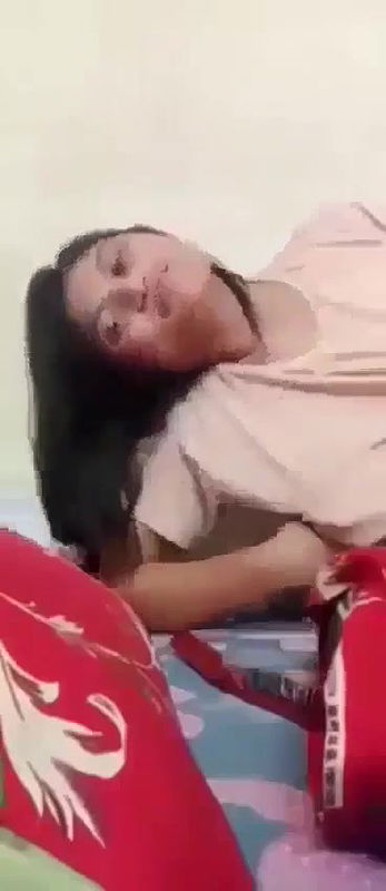 lesbian girl boob show