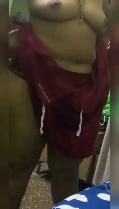 aunty nude dress change recorded secretly